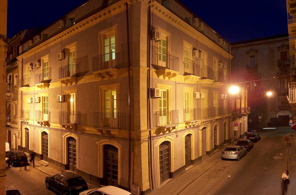 Politi Aparthotel Catania Bagian luar foto