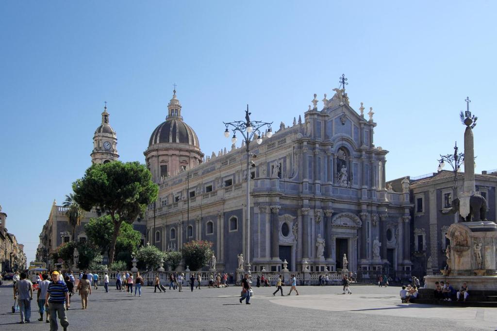 Politi Aparthotel Catania Bagian luar foto